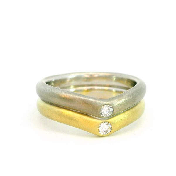 Moderner Ring 585 Gelb- & Weißgold mit 2 Brillanten – Bild 5