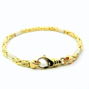 gelbgoldenes Armband mit königskettenmuster und vierkantigen Zwischenelementen