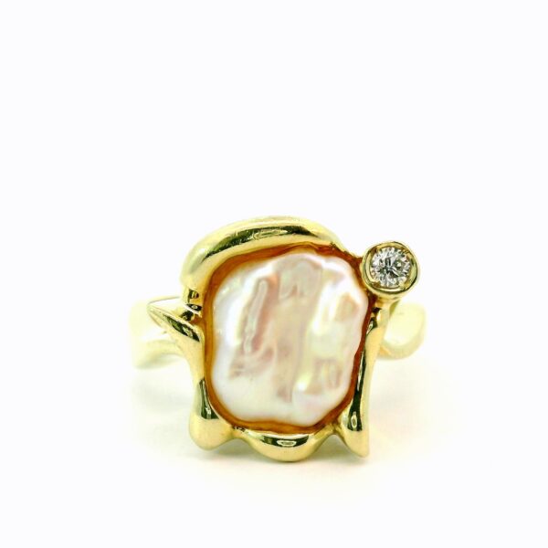 gelbgoldener damenring mit keshiperle und brillant