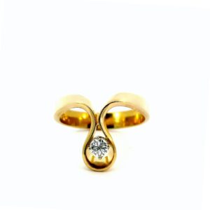 vintage damenring in gelbgold mit eienm brillanten